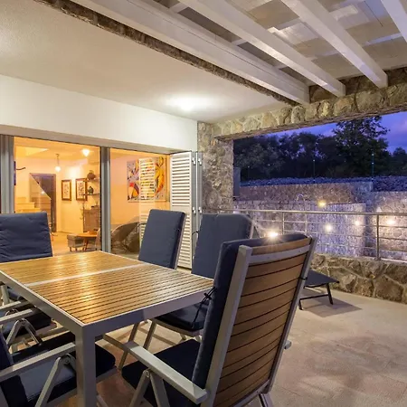 Gorgeous In Krk With Wifi Holiday home *